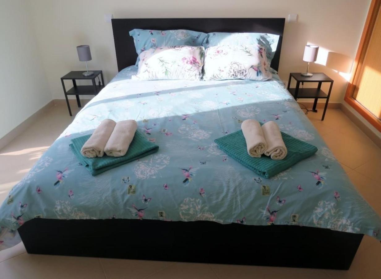 2 Bed Apartment With Com Pool Тавіра Екстер'єр фото