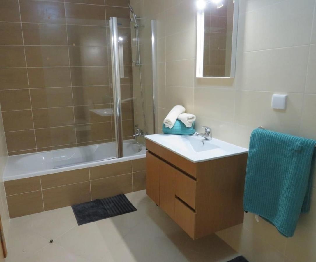 2 Bed Apartment With Com Pool Тавіра Екстер'єр фото
