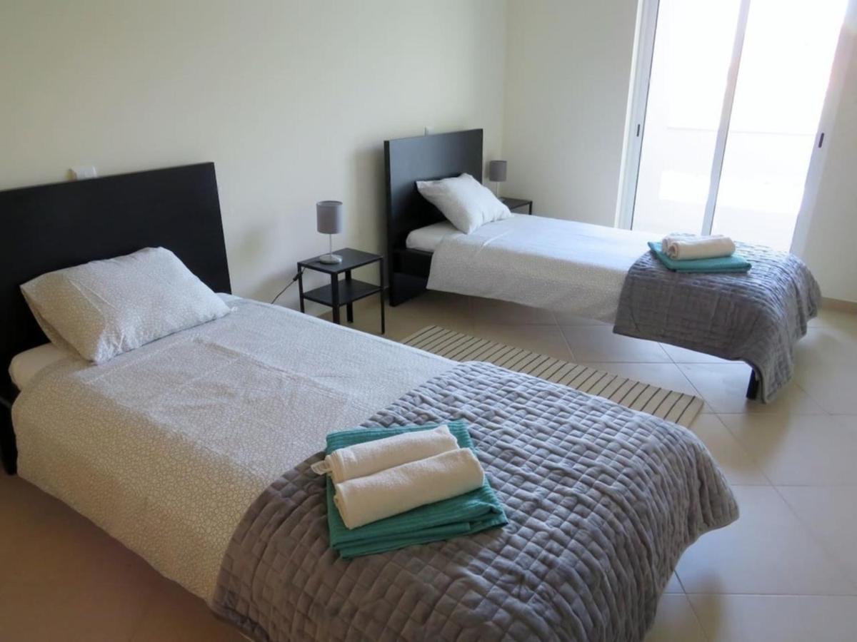 2 Bed Apartment With Com Pool Тавіра Екстер'єр фото