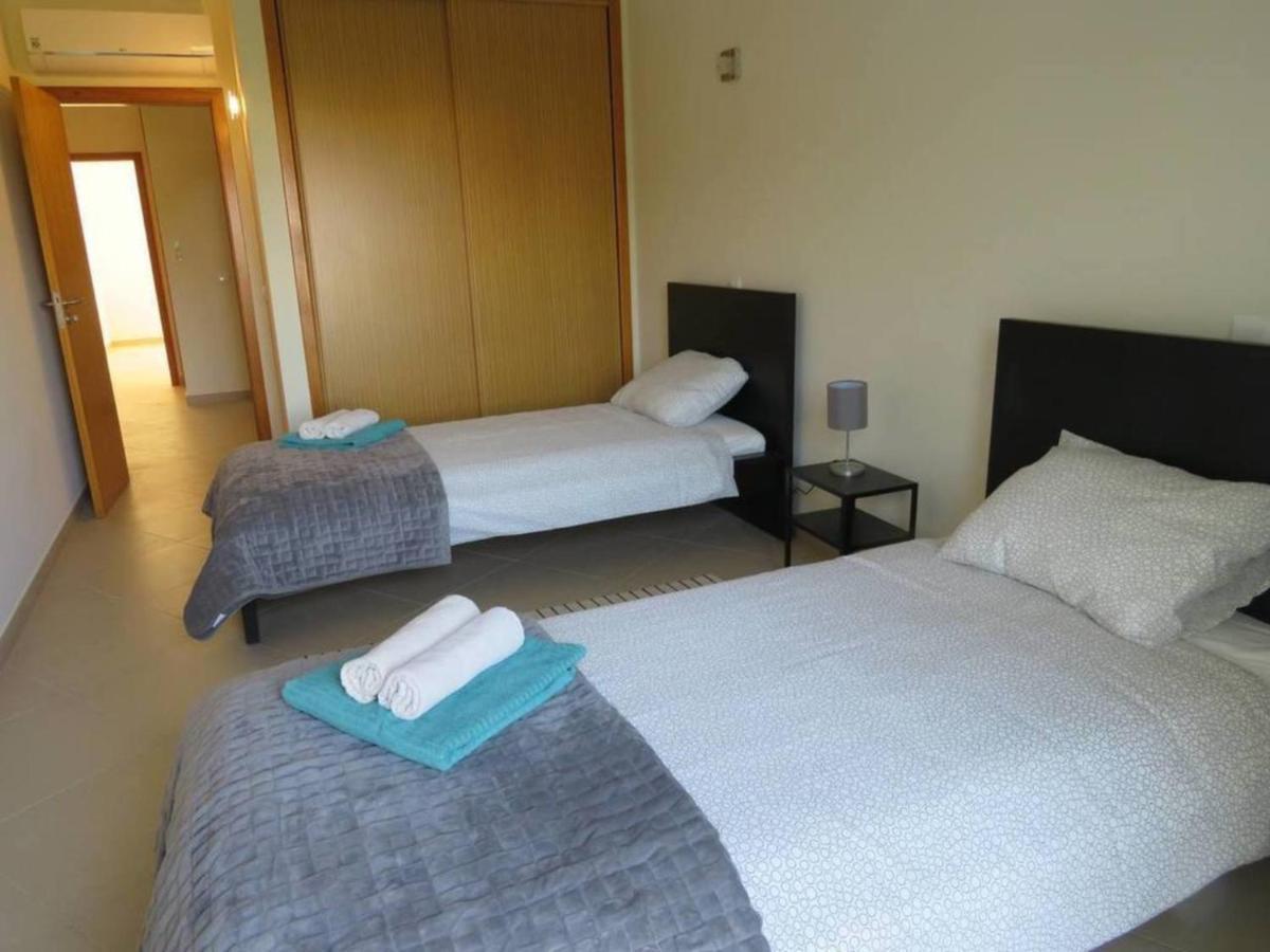 2 Bed Apartment With Com Pool Тавіра Екстер'єр фото